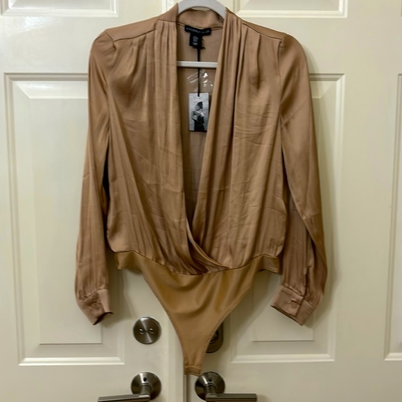 💋NWT✨Sincerely Jules✨bodysuit ✨Sz:M - Picture 1 of 10